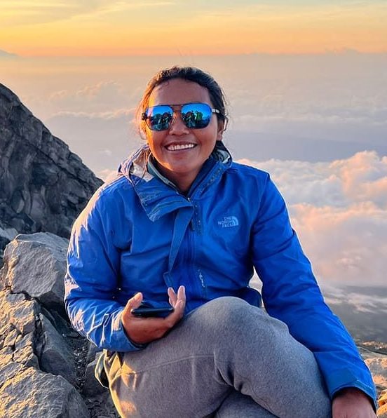 leni trekking